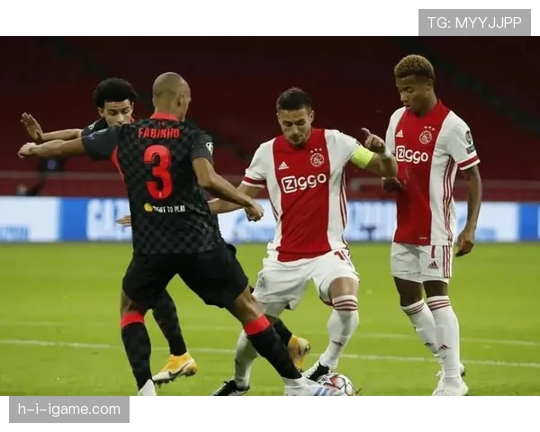 阿贾克斯定位球成制胜法宝，状态回暖强势冲击联赛冠军