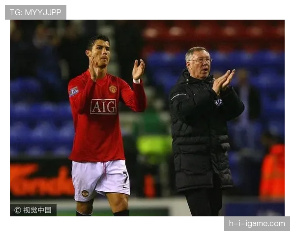 C罗与弗格森温情重聚，共话传奇岁月与未来足球愿景