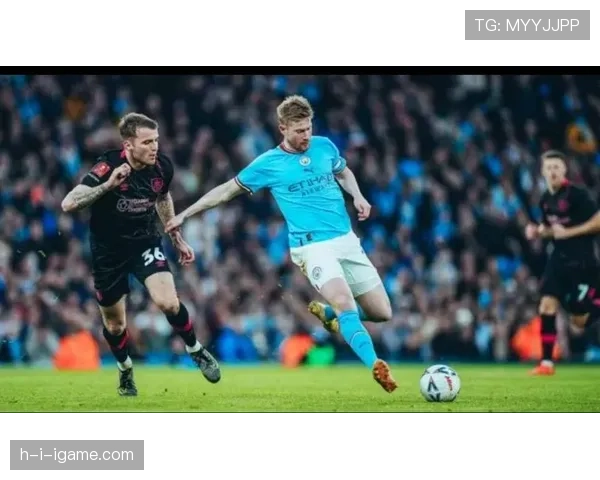 罗德里：高位控球下出球枢纽+节奏控制的极致体现